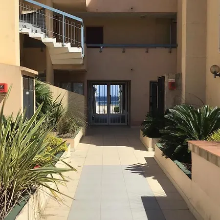 207-front De Parking Prive