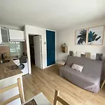 207-front De Parking Prive Apartament