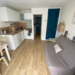 Apartament 207-front De Parking Prive *